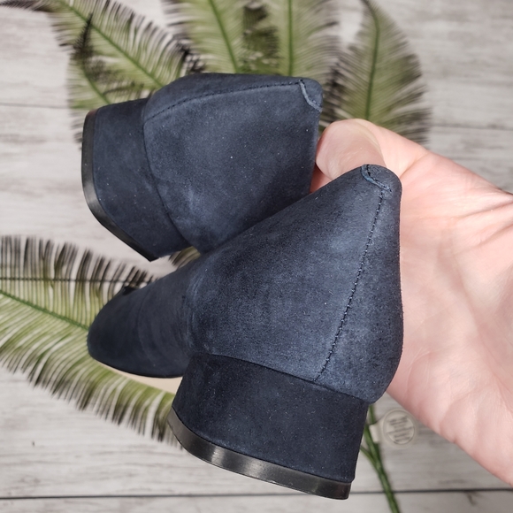 Tory Burch Gigi Heels Navy Blue Suede Leather 8 NEW Gold Pumps Gorgeous Designer - Picture 5 of 10